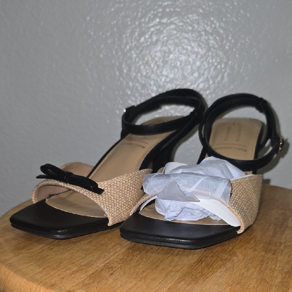 LC Lauren Conrad Black and Tan Heels
